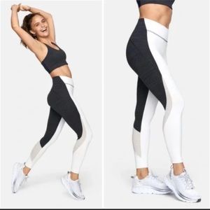 Outdoor Voices Black/White/Tan Blocked TechSweat 7/8 Zoom Leggings